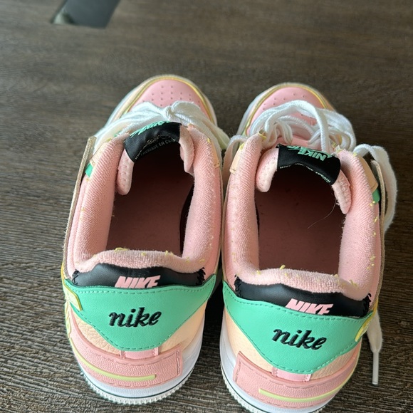 Size 7 pastel women’s Nike Air Force 1 - Picture 8 of 9